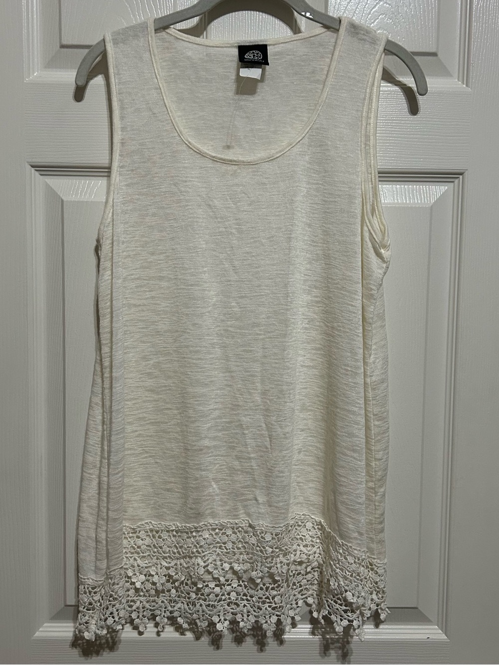 bobeau Cream Crochet-Hem Tank Top